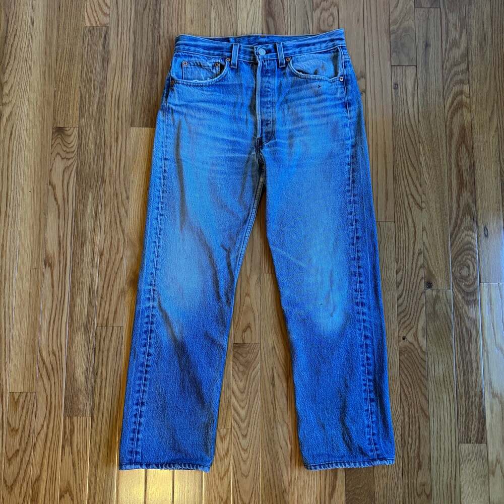 Vintage Levi’s 501 USA Made Straight Leg Button Fly Jeans Light Wash W32 L34